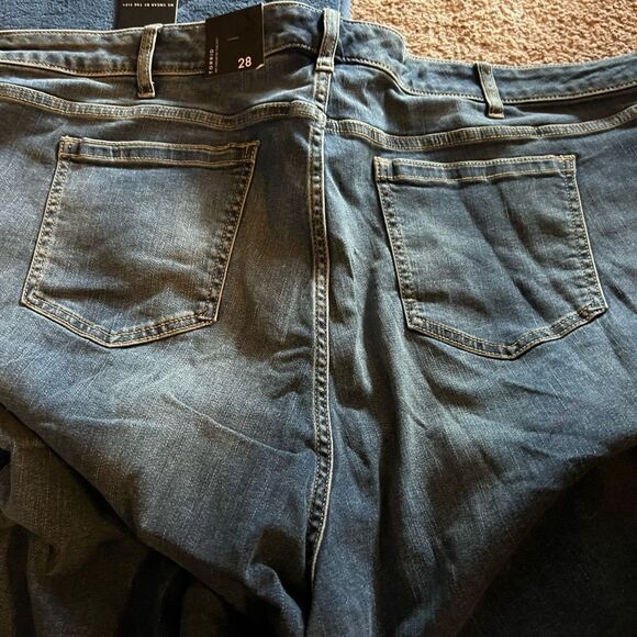 NWT torrid curvy skinny jean capris 28 - Picture 7 of 9